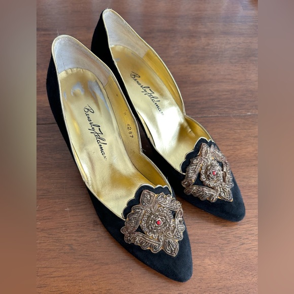 1960s Vintage Beverly Feldman Black Suede Leather Gold Sequined Vamp Heels 9 - Picture 1 of 14